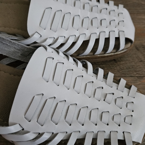 White Leather Women Sandals - Picture 4 of 12